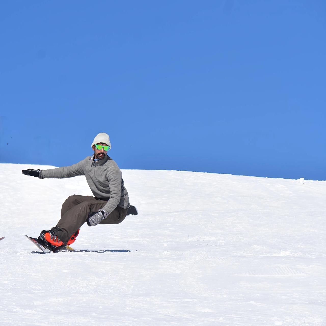 Snowboarding 7 Days 6 Nights